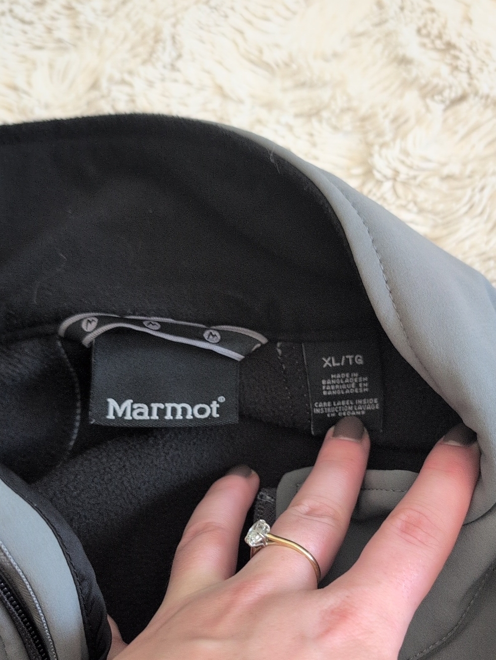Marmot Men’s Black and Light Gray Raincoat